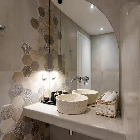 Isalos With Private Pool, Sleeps 4 * Naxos City