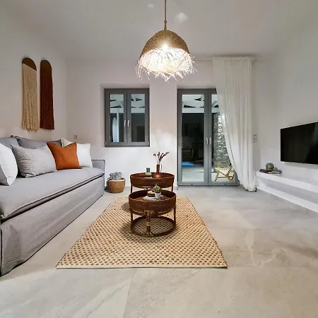 Isalos With Private Pool, Sleeps 4 Naxos City