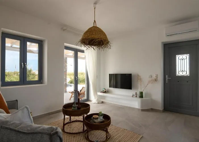 Isalos With Private Pool, Sleeps 4