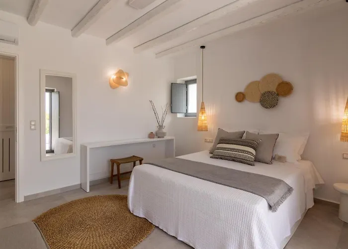 Willa Isalos With Private Pool, Sleeps 4