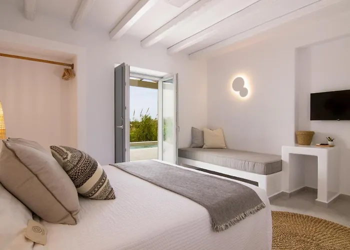 Isalos With Private Pool, Sleeps 4 Naxos City
