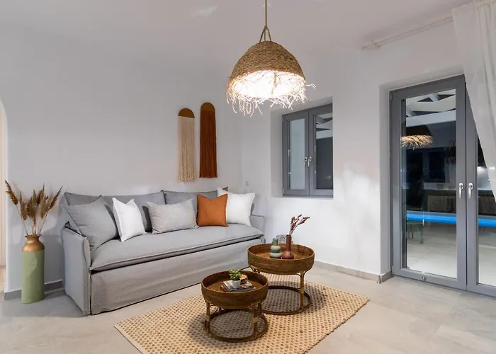 Isalos With Private Pool, Sleeps 4 Willa Naxos City