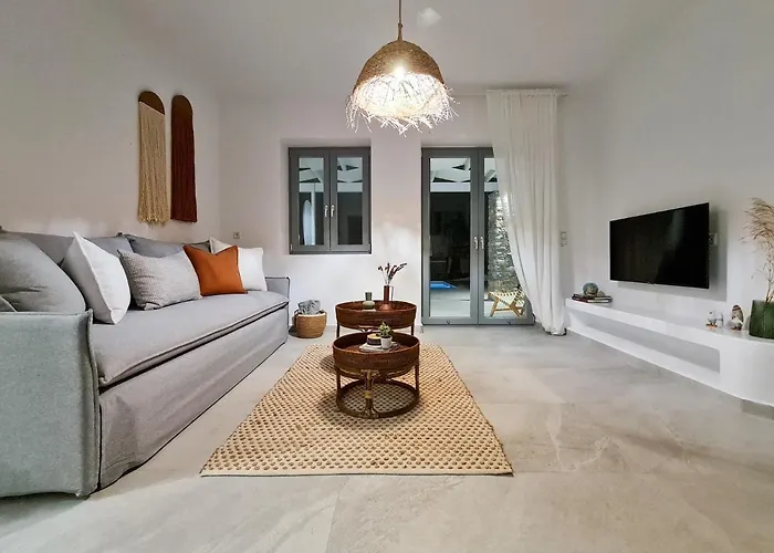 Isalos With Private Pool, Sleeps 4 Naxos City