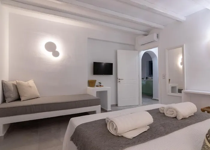 Isalos With Private Pool, Sleeps 4 * Naxos City