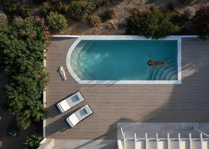 Willa Isalos With Private Pool, Sleeps 4