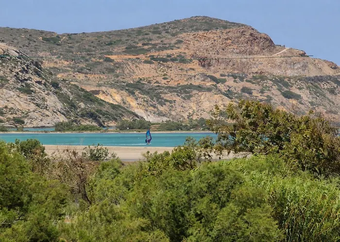 Willa Isalos With Private Pool, Sleeps 4 *