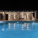 Isalos With Private Pool, Sleeps 4