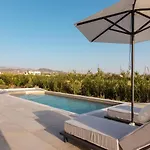 Isalos With Private Pool, Sleeps 4 וילה