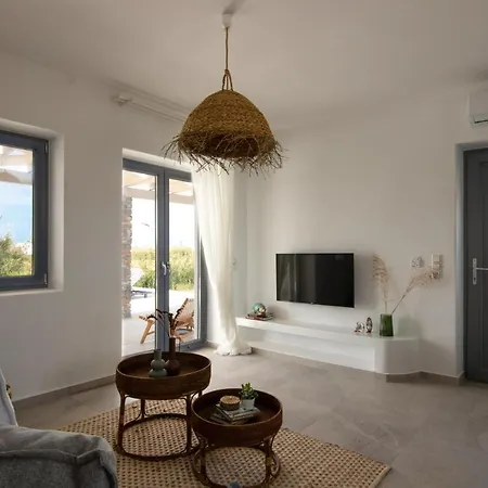 Isalos With Private Pool, Sleeps 4