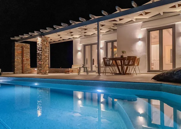 Isalos With Private Pool, Sleeps 4 * Naxos City