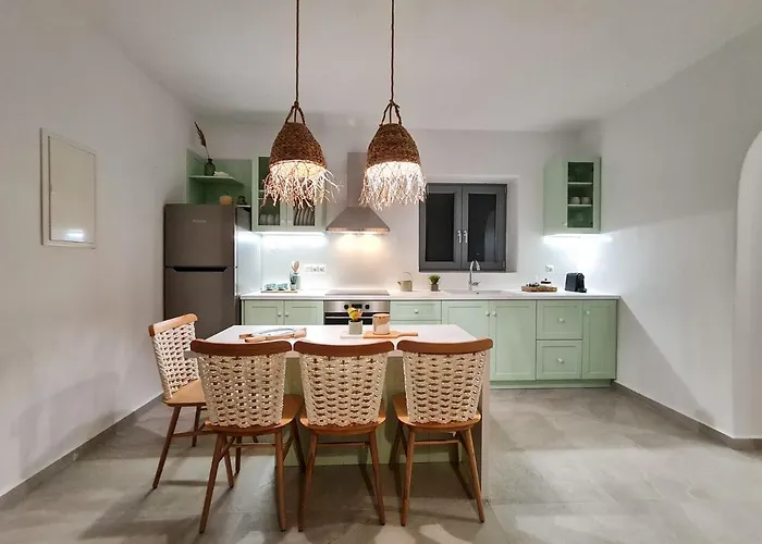 Isalos With Private Pool, Sleeps 4