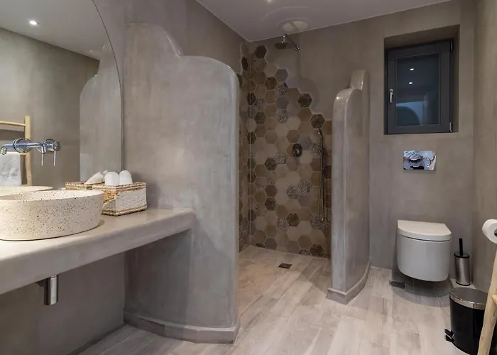 Isalos With Private Pool, Sleeps 4