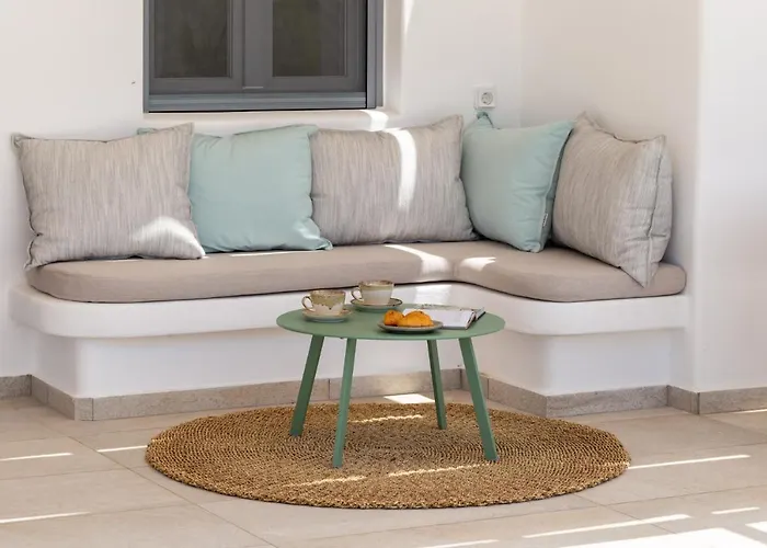 Villa Isalos With Private Pool, Sleeps 4 Naxos City